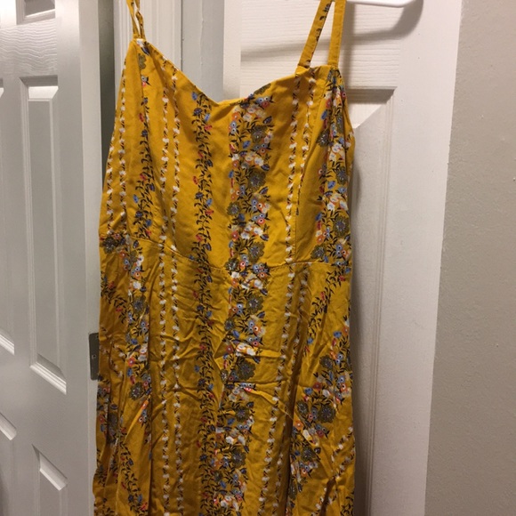 Old Navy Dresses & Skirts - Yellow summer dress